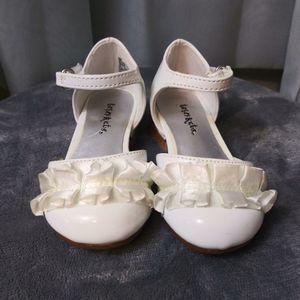 Trinkets White Ruffle Dress Shoes